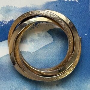 VINTAGE LISA Brooch Mixed Metals Polished Textured Intertwined Circles